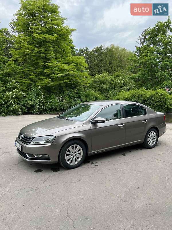 Volkswagen Passat 2011
