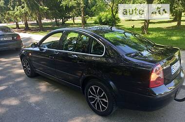 Седан Volkswagen Passat 2002 в Самборі