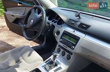 Универсал Volkswagen Passat 2008 в Киеве
