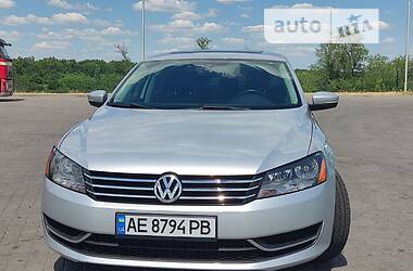 Седан Volkswagen Passat 2013 в Дніпрі