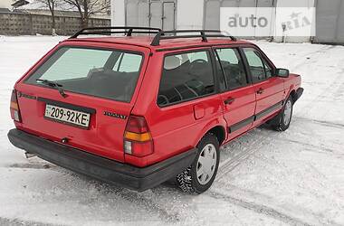 Универсал Volkswagen Passat 1988 в Киеве