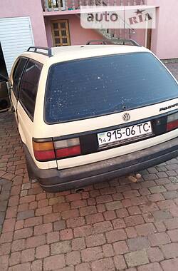 Универсал Volkswagen Passat 1990 в Городке