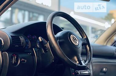 Седан Volkswagen Passat 2003 в 