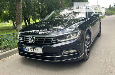 Седан Volkswagen Passat 2018 в Киеве