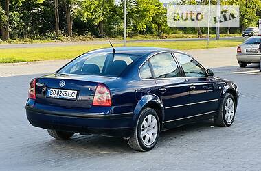 Седан Volkswagen Passat 2003 в 