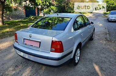 Седан Volkswagen Passat 1999 в Полтаві