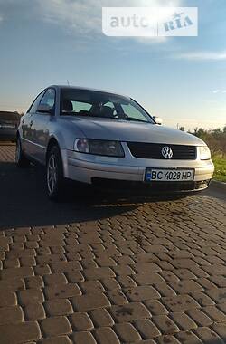 Седан Volkswagen Passat 1999 в Львове