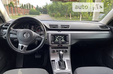 Универсал Volkswagen Passat 2012 в Ровно