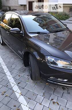 Седан Volkswagen Passat 2013 в Бродах