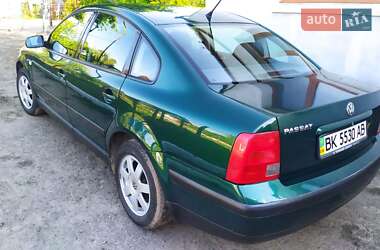 Седан Volkswagen Passat 2000 в Рівному