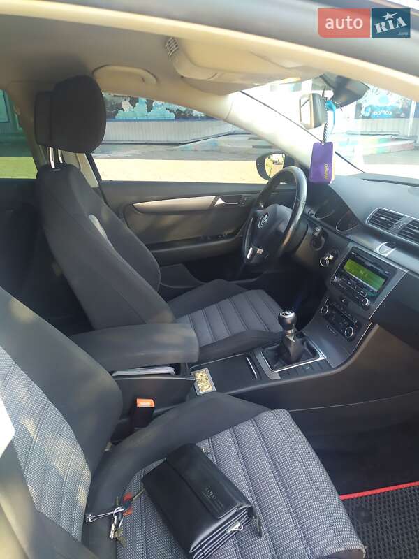 Універсал Volkswagen Passat 2011 в Овручі
