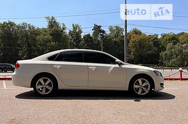 Седан Volkswagen Passat 2012 в Киеве