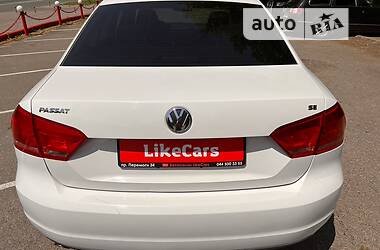 Седан Volkswagen Passat 2012 в Киеве