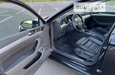 Універсал Volkswagen Passat 2015 в 