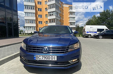 Седан Volkswagen Passat 2016 в Новояворовске
