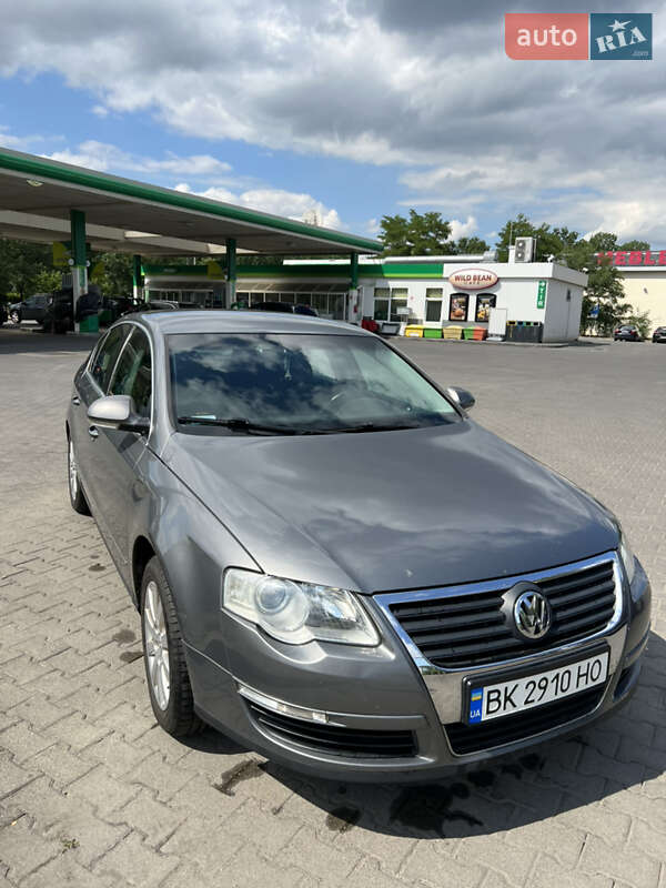 Седан Volkswagen Passat 2005 в Черкассах