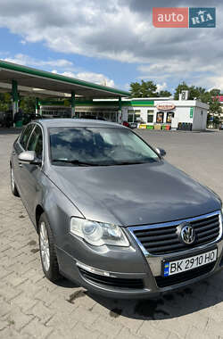 Седан Volkswagen Passat 2005 в Черкассах