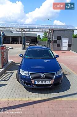Универсал Volkswagen Passat 2009 в Сарнах