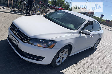 Седан Volkswagen Passat 2013 в Києві