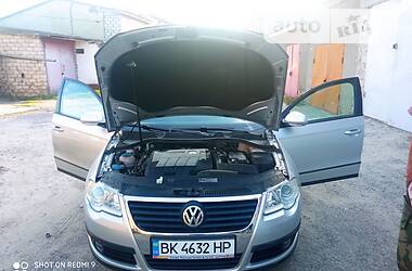 Универсал Volkswagen Passat 2009 в Дубно