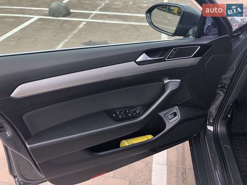 Универсал Volkswagen Passat 2015 в Житомире