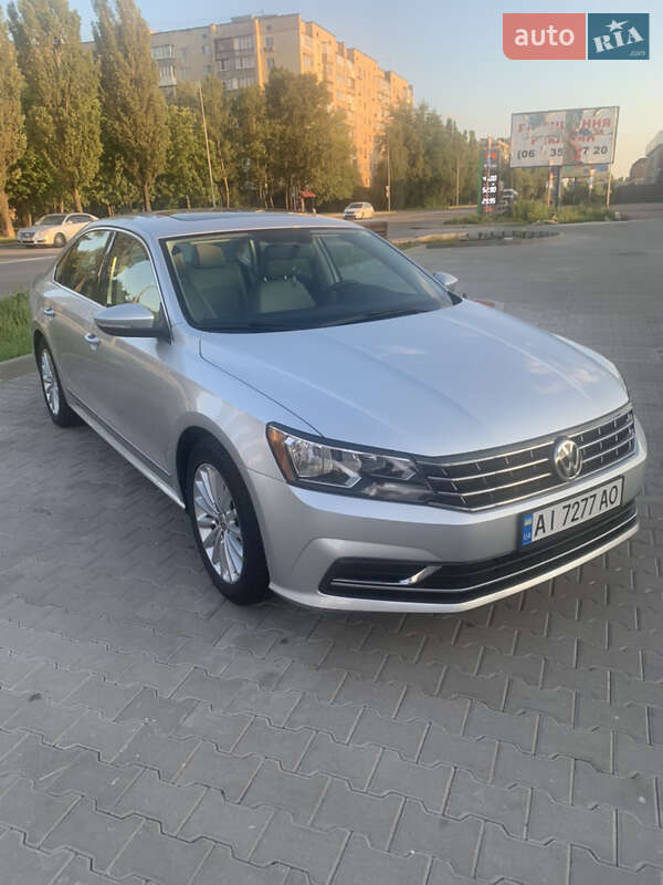 Седан Volkswagen Passat 2016 в Киеве