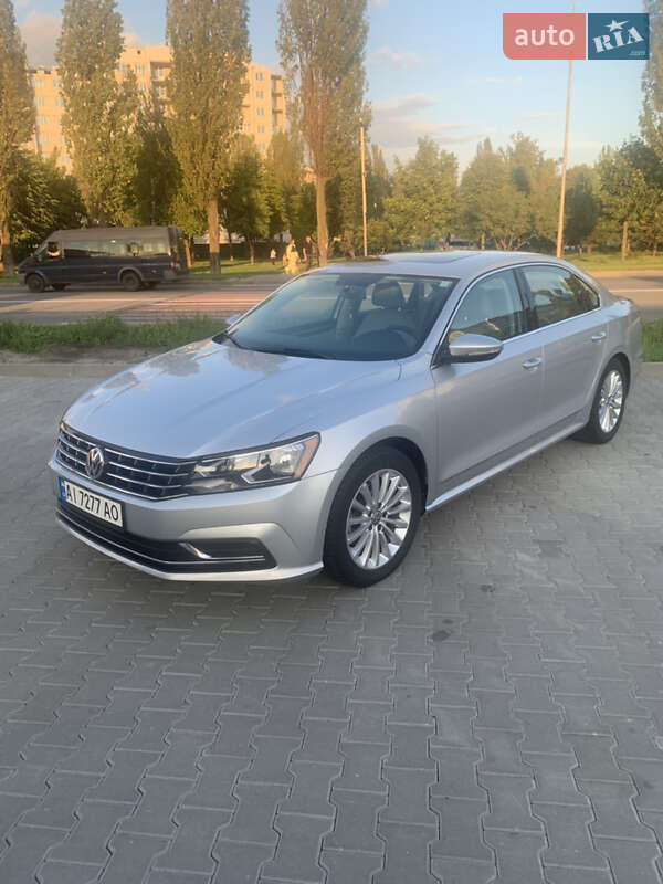 Седан Volkswagen Passat 2016 в Киеве