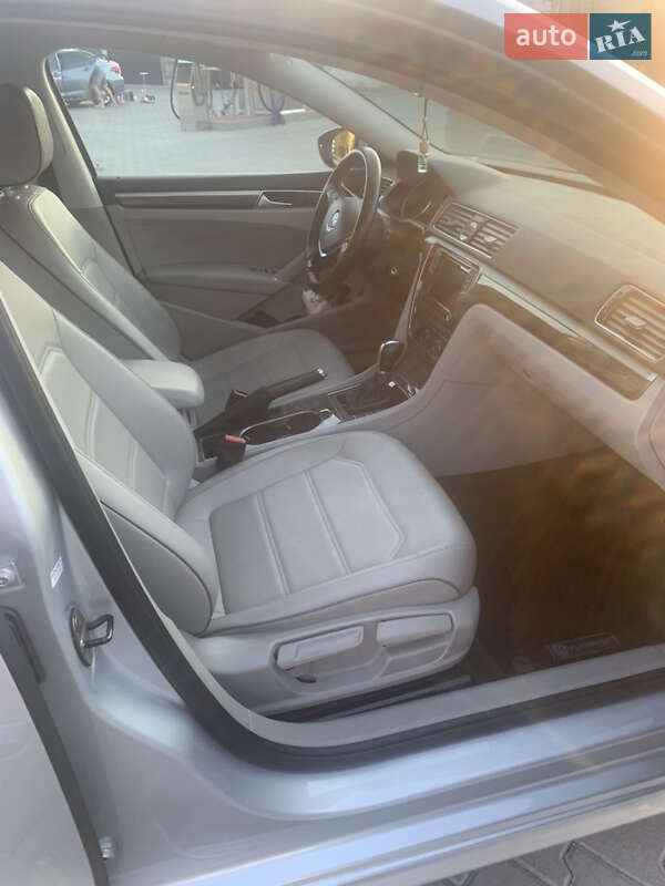 Седан Volkswagen Passat 2016 в Киеве
