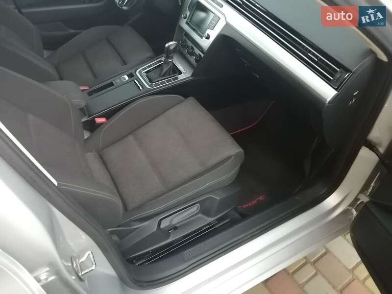 Універсал Volkswagen Passat 2015 в Івано-Франківську