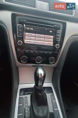Седан Volkswagen Passat 2012 в 