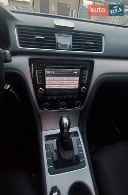 Седан Volkswagen Passat 2012 в 