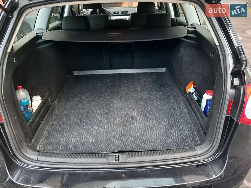 Універсал Volkswagen Passat 2010 в Рівному