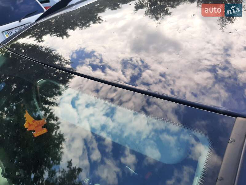 Універсал Volkswagen Passat 2010 в Рівному