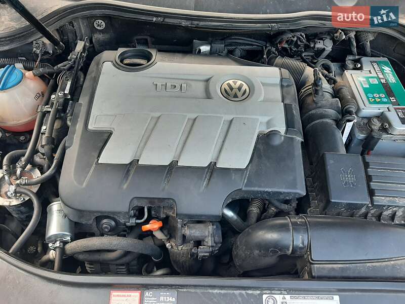 Універсал Volkswagen Passat 2010 в Рівному