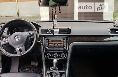 Седан Volkswagen Passat 2014 в Тернополі