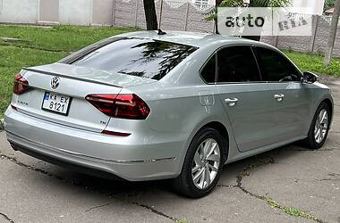 Седан Volkswagen Passat 2018 в Кам'янському