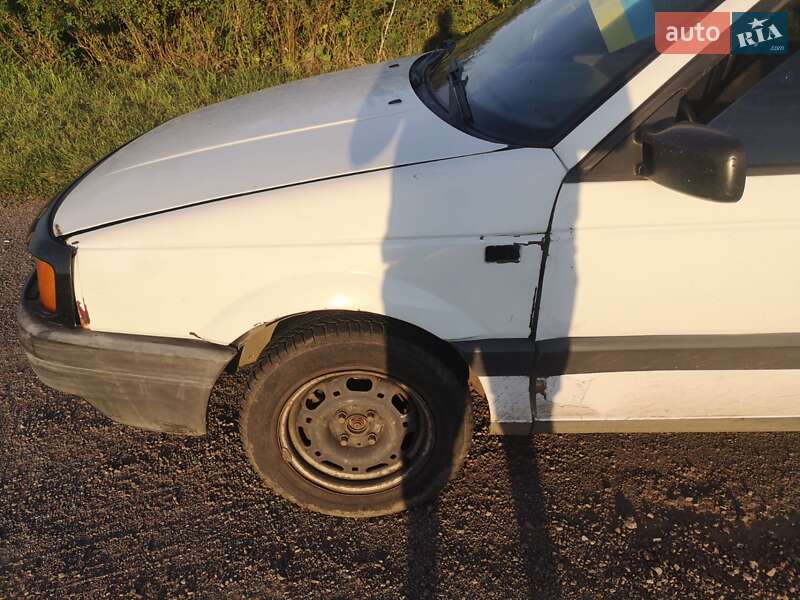 Седан Volkswagen Passat 1993 в Рівному