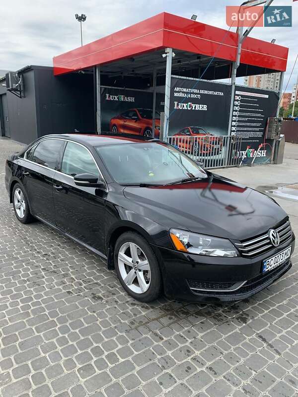 Седан Volkswagen Passat 2013 в Львові