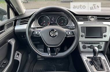 Седан Volkswagen Passat 2015 в Ковелі