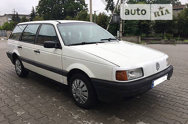 Універсал Volkswagen Passat 1990 в Луцьку