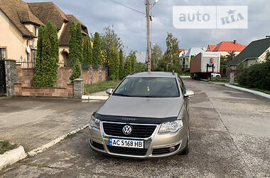 Универсал Volkswagen Passat 2005 в Вараше