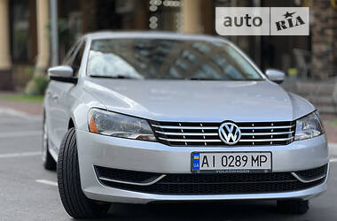 Седан Volkswagen Passat 2012 в Києві