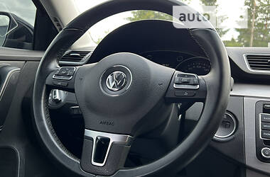 Хетчбек Volkswagen Passat 2014 в Дрогобичі