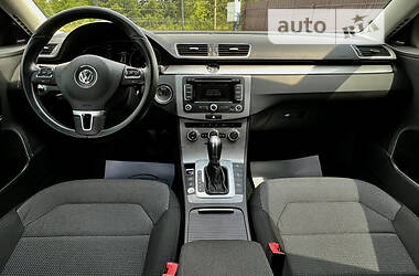 Хетчбек Volkswagen Passat 2014 в Дрогобичі