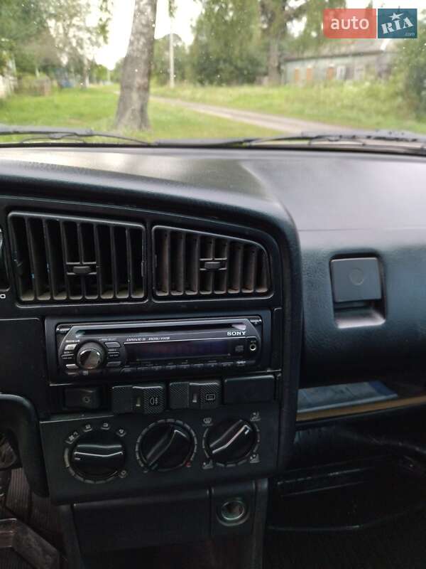 Седан Volkswagen Passat 1990 в Ямполе