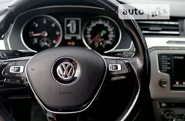 Универсал Volkswagen Passat 2015 в Тернополе