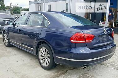 Седан Volkswagen Passat 2012 в Луцке