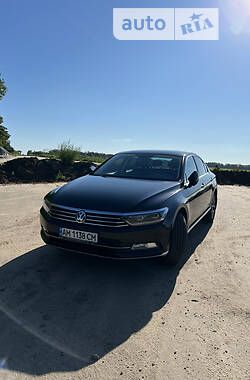 Седан Volkswagen Passat 2018 в Житомирі