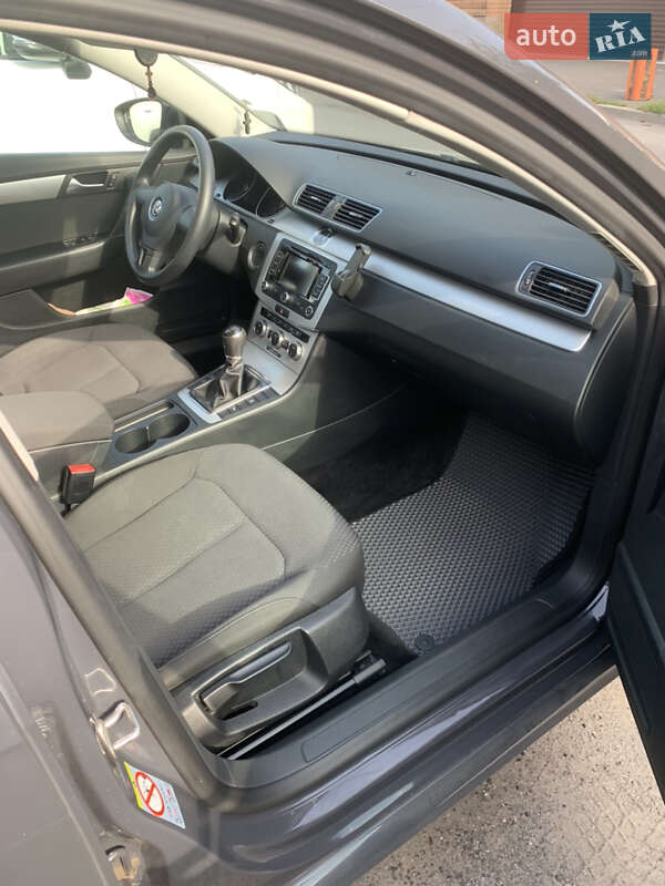 Універсал Volkswagen Passat 2013 в Вінниці