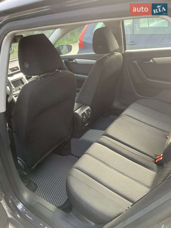 Універсал Volkswagen Passat 2013 в Вінниці